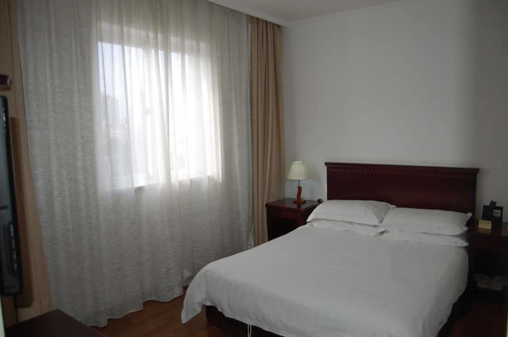 Lakeside Holiday Inn Shanghai Bagian luar foto