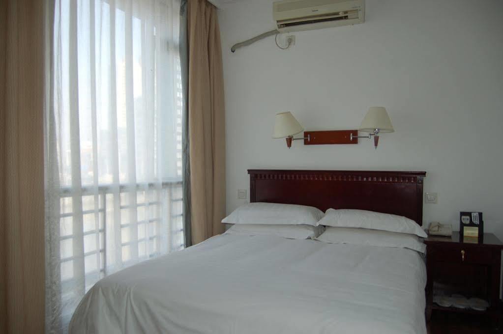 Lakeside Holiday Inn Shanghai Bagian luar foto